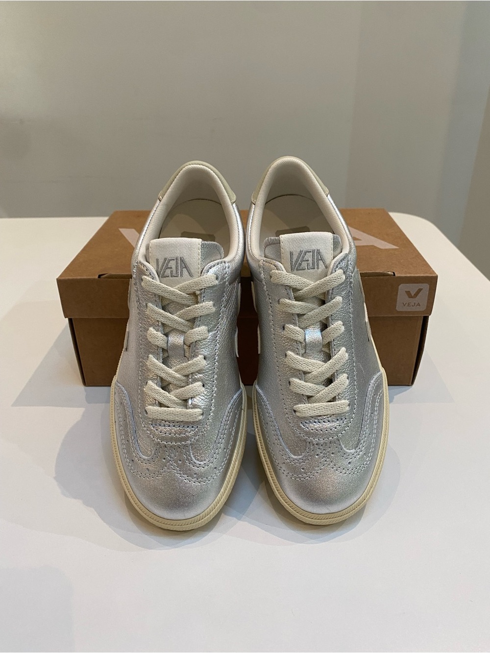 Veja Women’s Volley Leather Sneaker in Silver/Pierre sz 36EU/5US New in Box - Picture 5 of 7